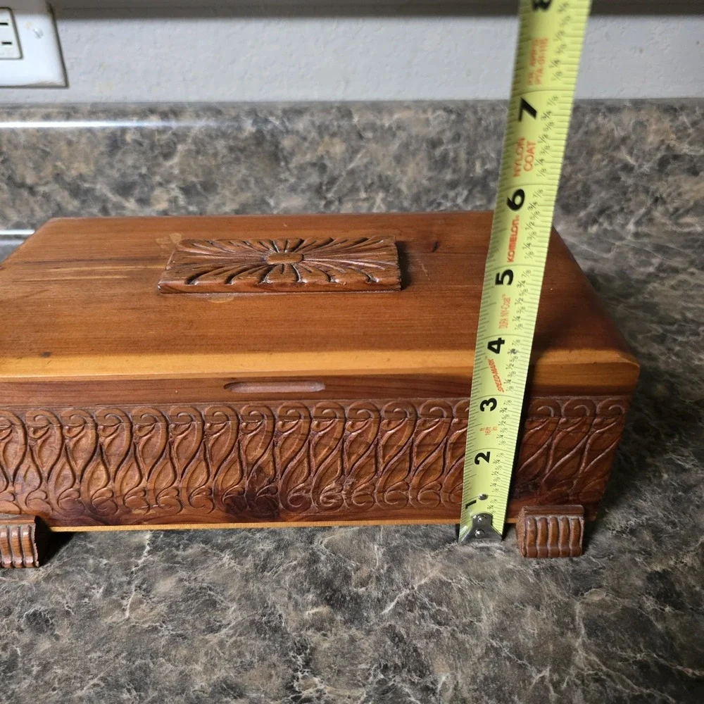 Vtg Mini Cedar Chest Footed‎ w/ Medallion & Decorative Front